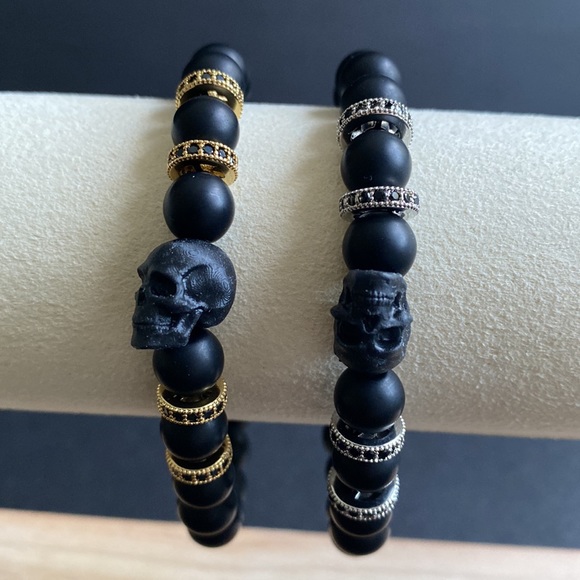Matte Onyx Black Skull Bracelet with Gold or Silver Accent Beads - Picture 3 of 6